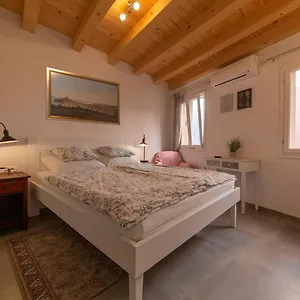 Casa Vecchia Apartment